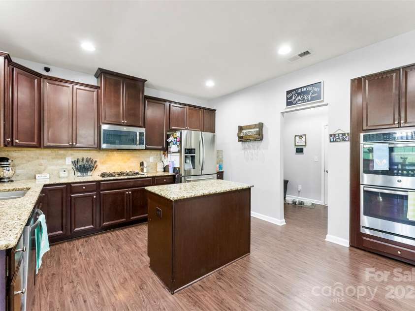 865 Wingthorn Rose Drive, Gastonia, NC 28056.  MLS# CAR4255402, YatesRealty ID 27024. 