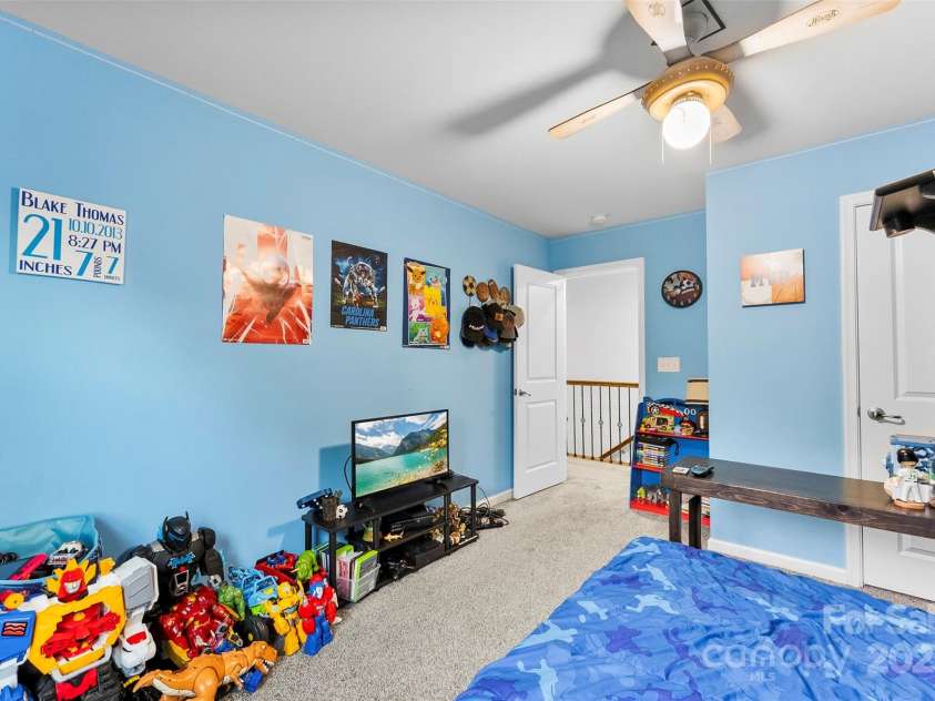 865 Wingthorn Rose Drive, Gastonia, NC 28056.  MLS# CAR4255402, YatesRealty ID 27024. 