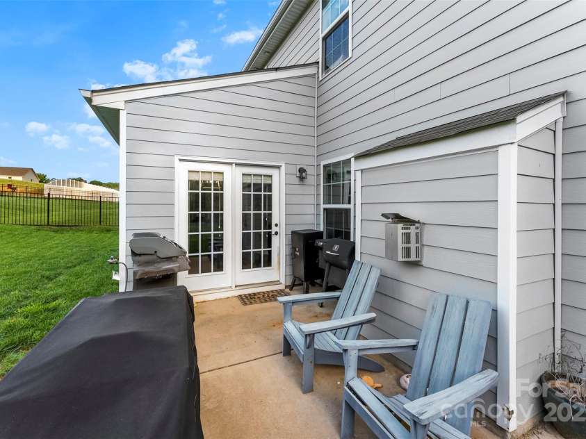 865 Wingthorn Rose Drive, Gastonia, NC 28056.  MLS# CAR4255402, YatesRealty ID 27024. 