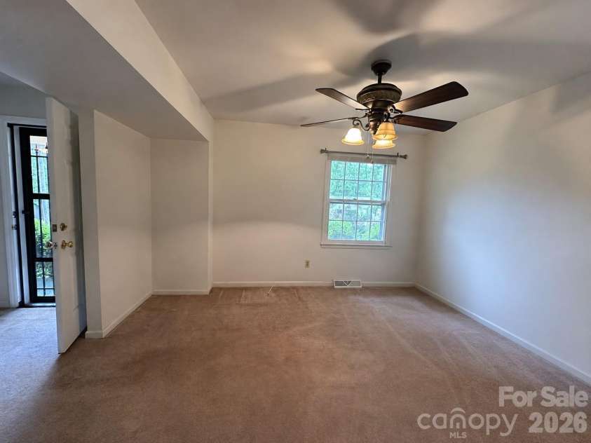 406 L Street, Newton, NC 28658.  MLS# CAR4376383, YatesRealty ID 27025. 