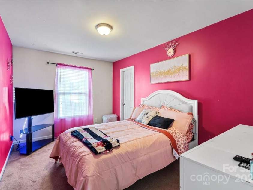 7136 Bullock Drive, Charlotte, NC 28214.  MLS# CAR4272820, YatesRealty ID 27025. Bedroom #3