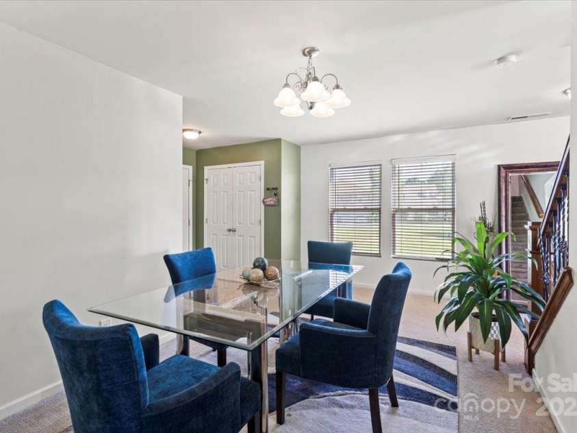 7136 Bullock Drive, Charlotte, NC 28214.  MLS# CAR4272820, YatesRealty ID 27025. Formal Dining