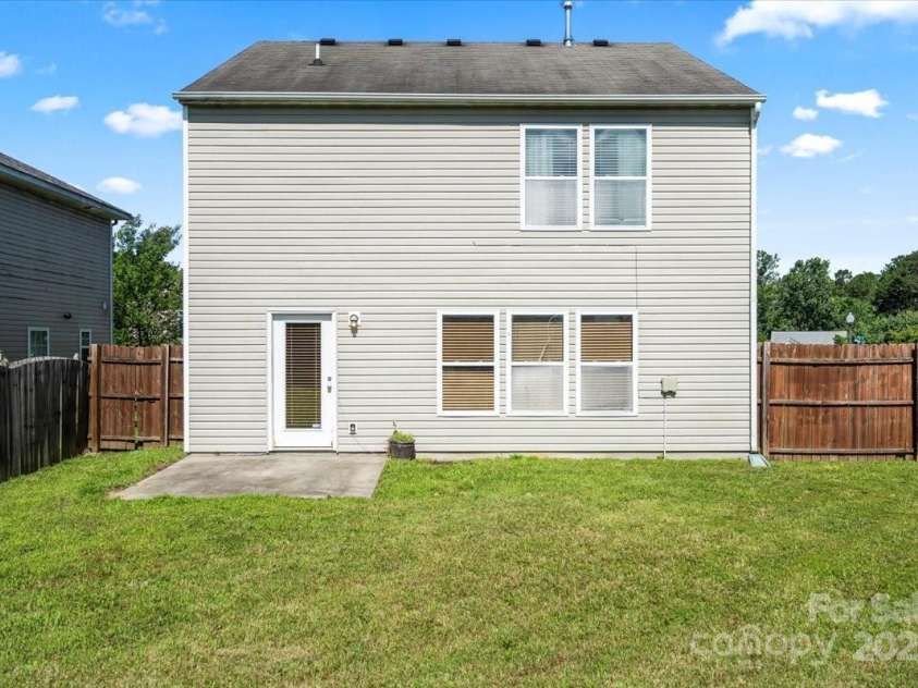 7136 Bullock Drive, Charlotte, NC 28214.  MLS# CAR4272820, YatesRealty ID 27025. Lot size .23 acre