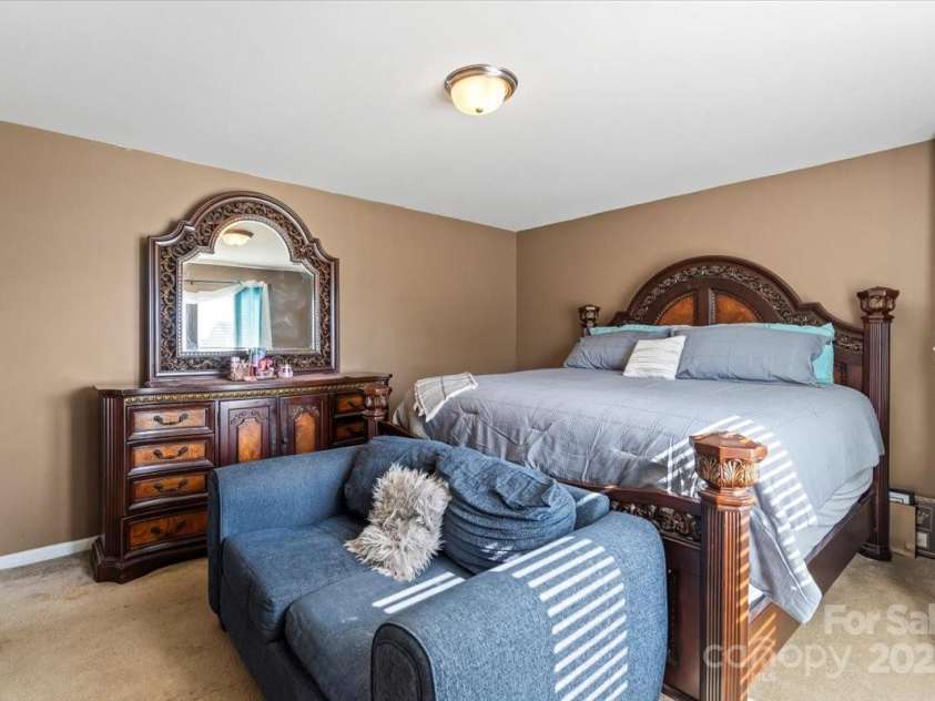 7136 Bullock Drive, Charlotte, NC 28214.  MLS# CAR4272820, YatesRealty ID 27025. Primary Bedroom