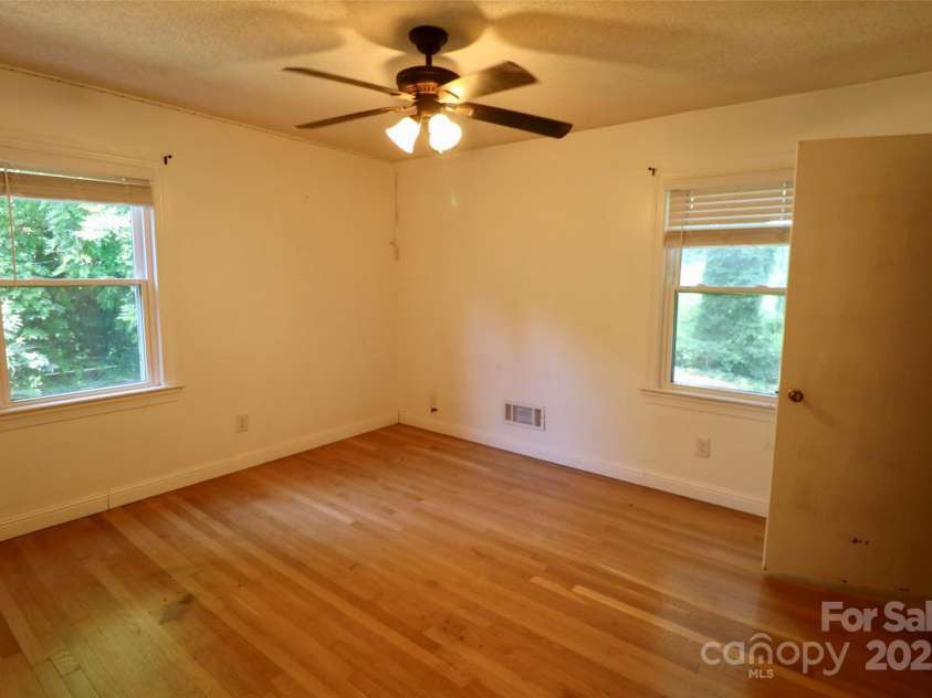 2204 Morton Avenue, Gastonia, NC 28052.  MLS# CAR4281883, YatesRealty ID 27026. 