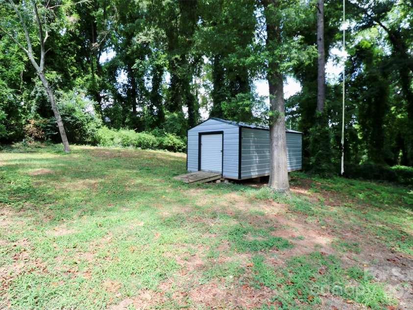 2204 Morton Avenue, Gastonia, NC 28052.  MLS# CAR4281883, YatesRealty ID 27026. 