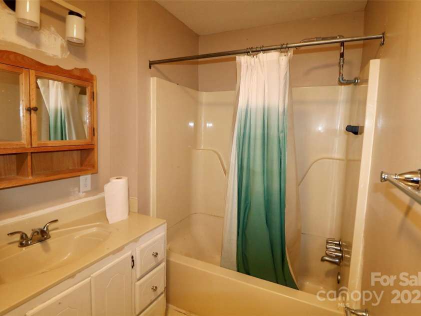 2204 Morton Avenue, Gastonia, NC 28052.  MLS# CAR4281883, YatesRealty ID 27026. 