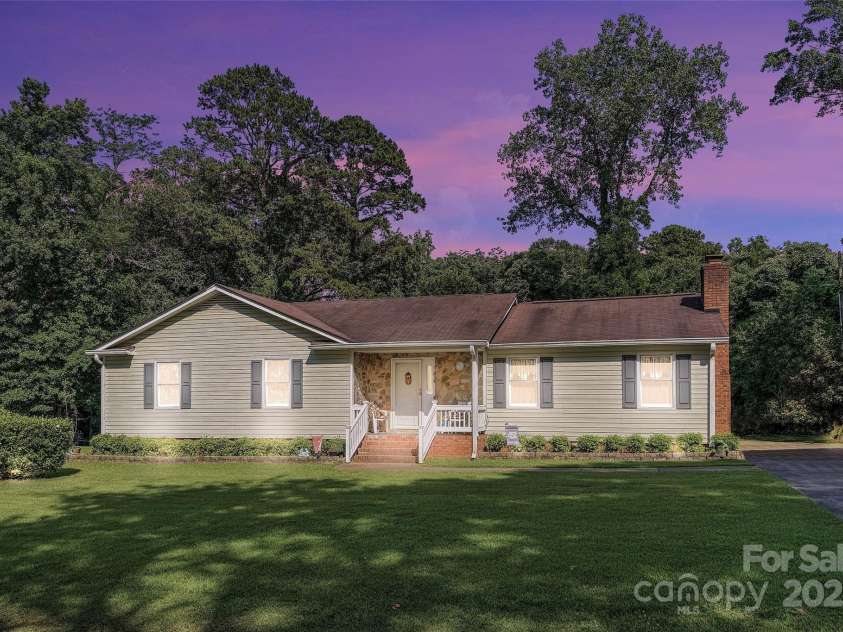 218 Wright Street, Gastonia, NC 28056.  MLS# CAR4279552, YatesRealty ID 27027. 