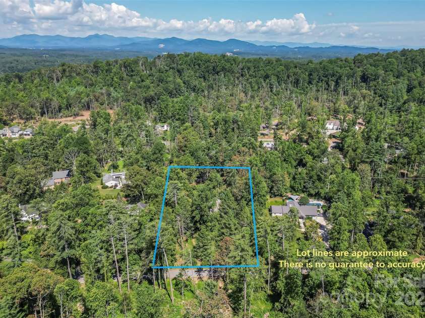 17 Park Road, Asheville, NC 28803.  MLS# CAR4278105, YatesRealty ID 27028. 