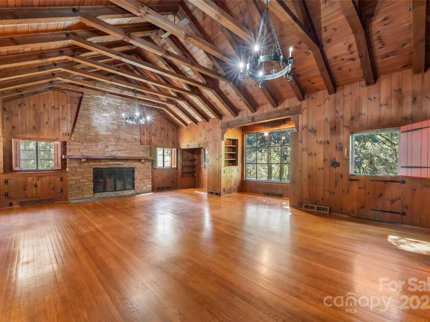 17 Park Road, Asheville, NC 28803.  MLS# CAR4278105, YatesRealty ID 27028. More Great Room highlights: wood-burning fireplace and don't miss the spectacular character of the split front door!