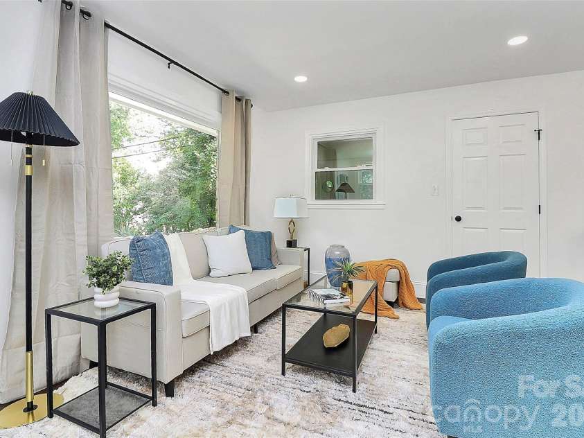 2038 Sandhurst Drive, Charlotte, NC 28205.  MLS# CAR4382619, YatesRealty ID 27029. 