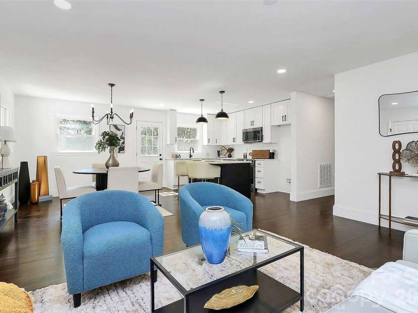 2038 Sandhurst Drive, Charlotte, NC 28205.  MLS# CAR4382619, YatesRealty ID 27029. 