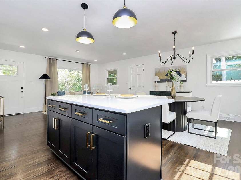 2038 Sandhurst Drive, Charlotte, NC 28205.  MLS# CAR4382619, YatesRealty ID 27029. 