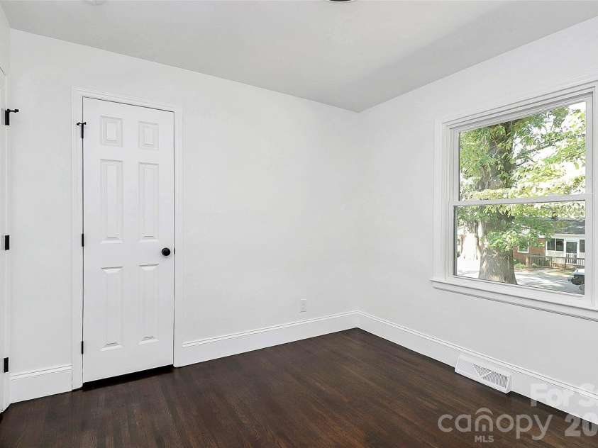2038 Sandhurst Drive, Charlotte, NC 28205.  MLS# CAR4382619, YatesRealty ID 27029. 