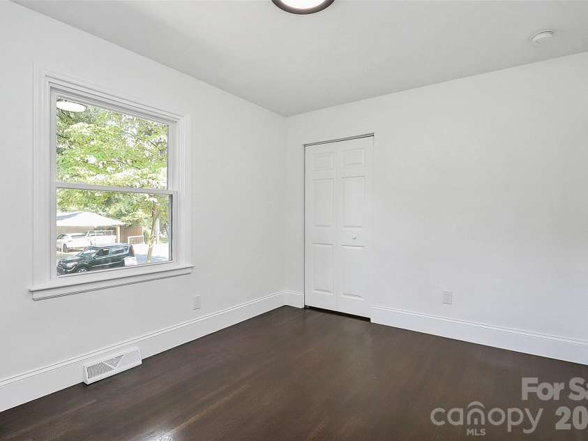 2038 Sandhurst Drive, Charlotte, NC 28205.  MLS# CAR4382619, YatesRealty ID 27029. 