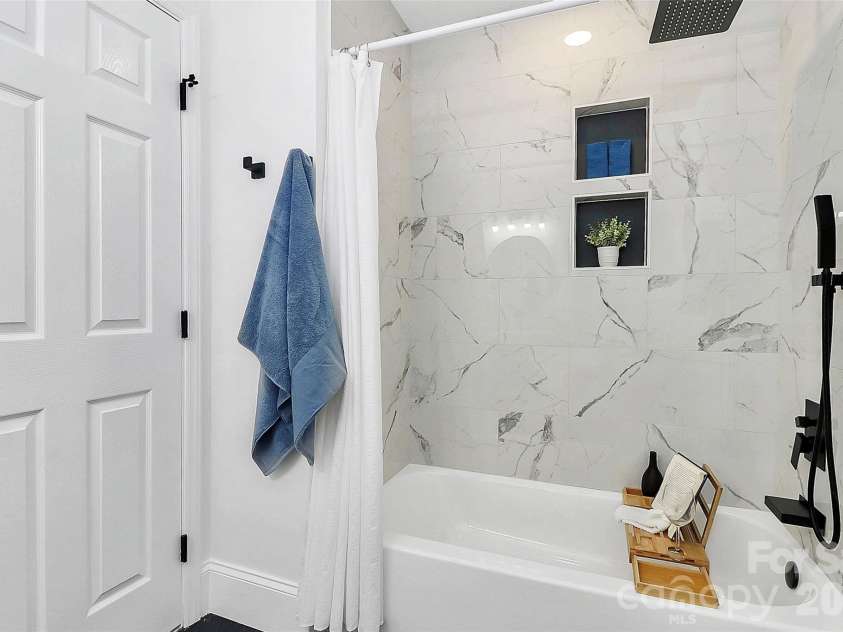 2038 Sandhurst Drive, Charlotte, NC 28205.  MLS# CAR4382619, YatesRealty ID 27029. 