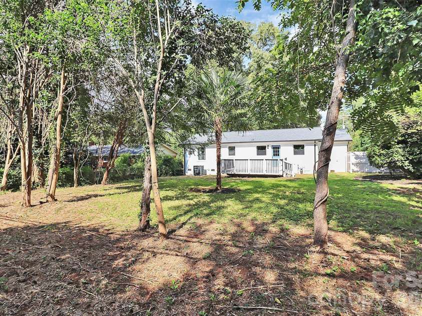 2038 Sandhurst Drive, Charlotte, NC 28205.  MLS# CAR4382619, YatesRealty ID 27029. 
