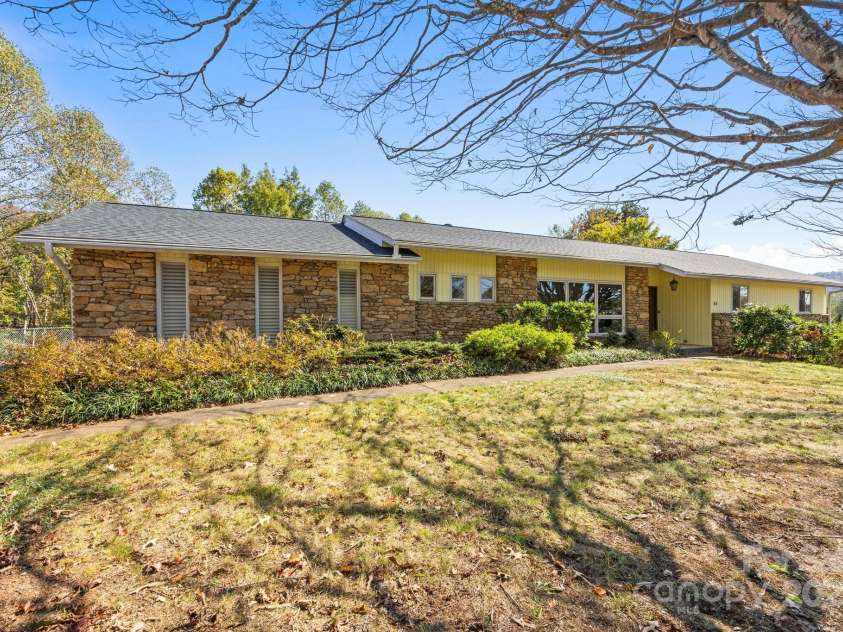 45 Crabapple Lane, Asheville, NC 28804.  MLS# CAR4311079, YatesRealty ID 2703. 