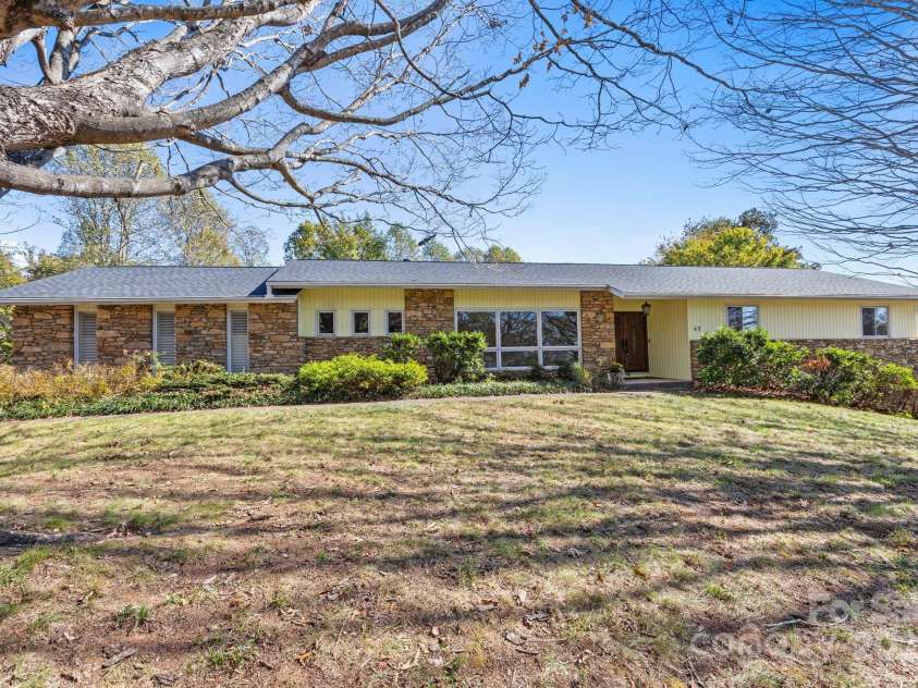 45 Crabapple Lane, Asheville, NC 28804.  MLS# CAR4311079, YatesRealty ID 2703. 