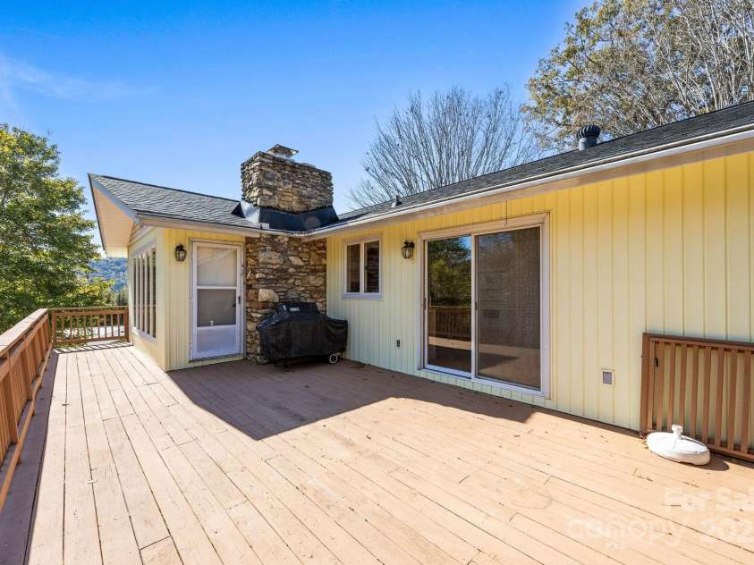 45 Crabapple Lane, Asheville, NC 28804.  MLS# CAR4311079, YatesRealty ID 2703. 