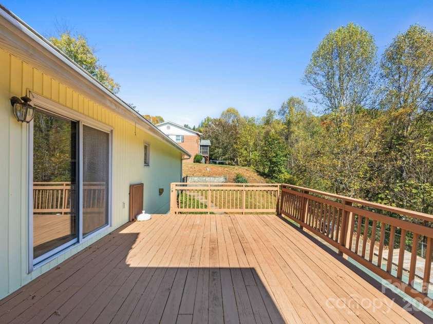 45 Crabapple Lane, Asheville, NC 28804.  MLS# CAR4311079, YatesRealty ID 2703. 