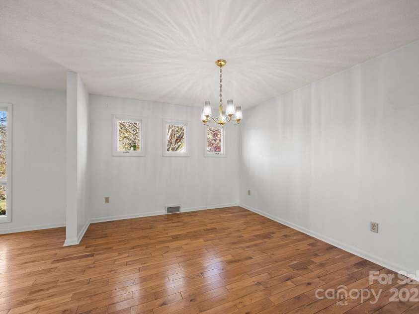 45 Crabapple Lane, Asheville, NC 28804.  MLS# CAR4311079, YatesRealty ID 2703. 