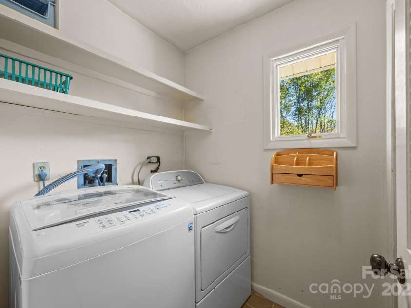 45 Crabapple Lane, Asheville, NC 28804.  MLS# CAR4311079, YatesRealty ID 2703. 