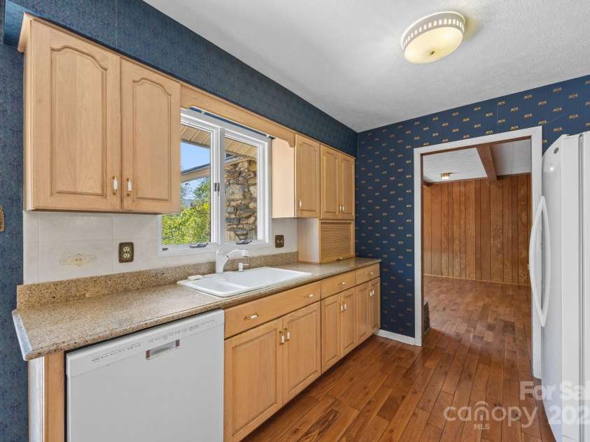 45 Crabapple Lane, Asheville, NC 28804.  MLS# CAR4311079, YatesRealty ID 2703. 