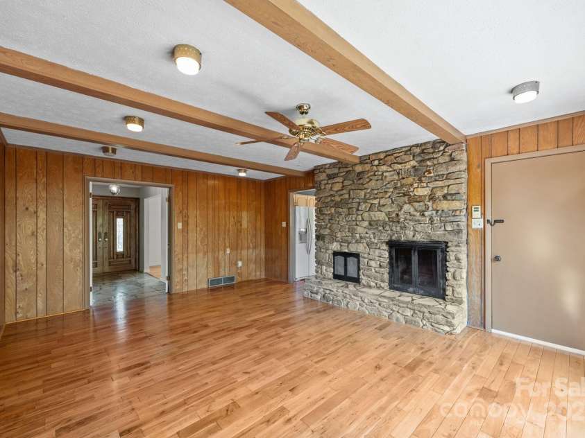 45 Crabapple Lane, Asheville, NC 28804.  MLS# CAR4311079, YatesRealty ID 2703. 