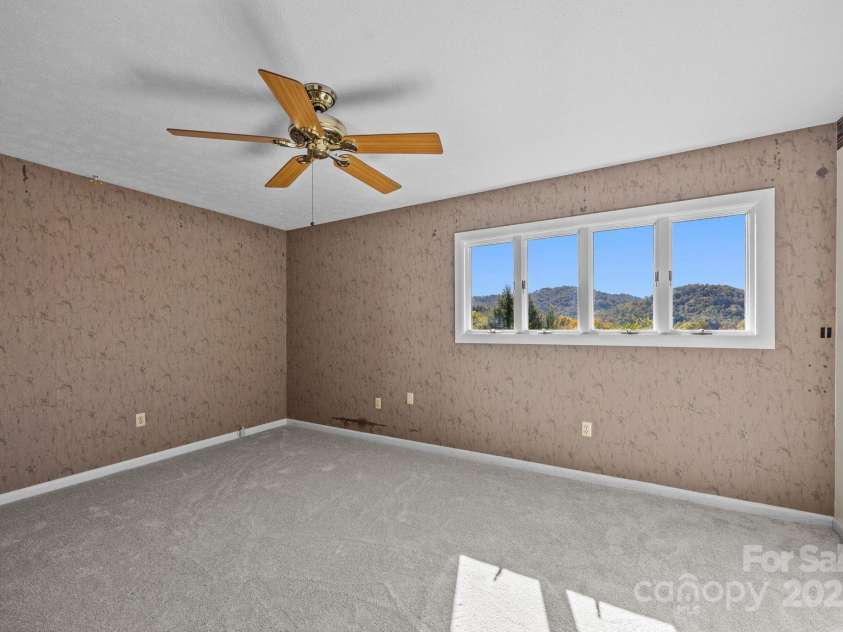 45 Crabapple Lane, Asheville, NC 28804.  MLS# CAR4311079, YatesRealty ID 2703. 