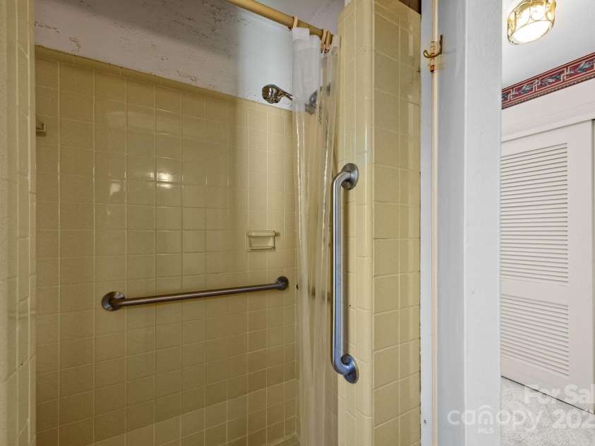 45 Crabapple Lane, Asheville, NC 28804.  MLS# CAR4311079, YatesRealty ID 2703. 