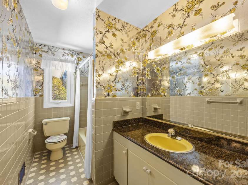 45 Crabapple Lane, Asheville, NC 28804.  MLS# CAR4311079, YatesRealty ID 2703. 