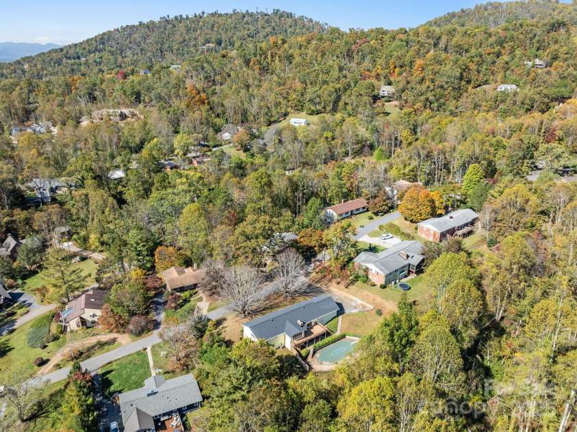 45 Crabapple Lane, Asheville, NC 28804.  MLS# CAR4311079, YatesRealty ID 2703. 
