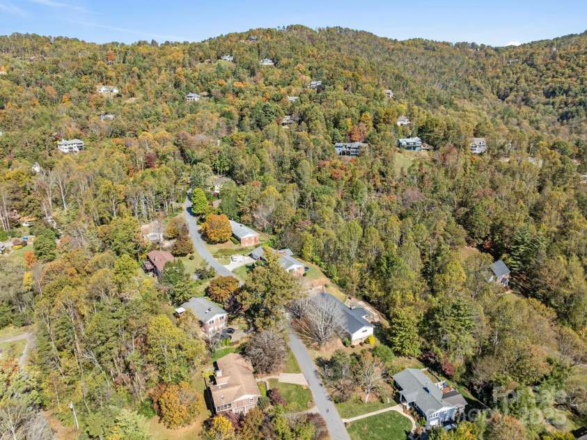 45 Crabapple Lane, Asheville, NC 28804.  MLS# CAR4311079, YatesRealty ID 2703. 