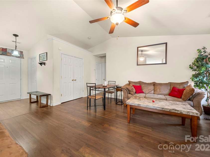6708 Burning Oak Lane, Charlotte, NC 28216.  MLS# CAR4231591, YatesRealty ID 2703. 