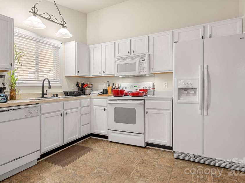 6708 Burning Oak Lane, Charlotte, NC 28216.  MLS# CAR4231591, YatesRealty ID 2703. 