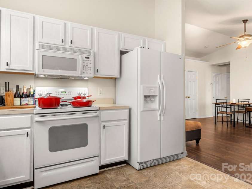 6708 Burning Oak Lane, Charlotte, NC 28216.  MLS# CAR4231591, YatesRealty ID 2703. 