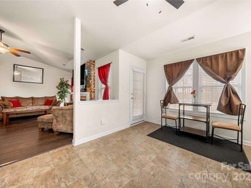 6708 Burning Oak Lane, Charlotte, NC 28216.  MLS# CAR4231591, YatesRealty ID 2703. 