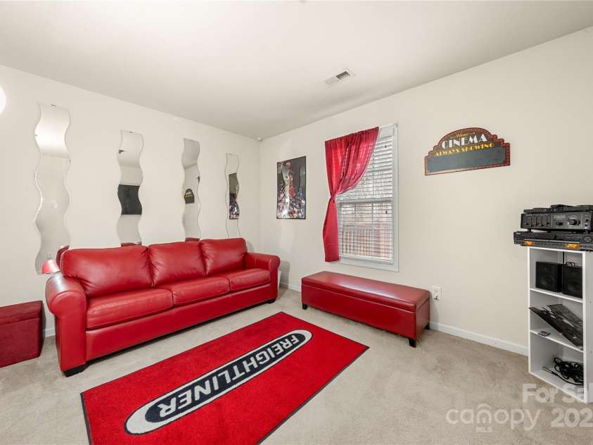 6708 Burning Oak Lane, Charlotte, NC 28216.  MLS# CAR4231591, YatesRealty ID 2703. 