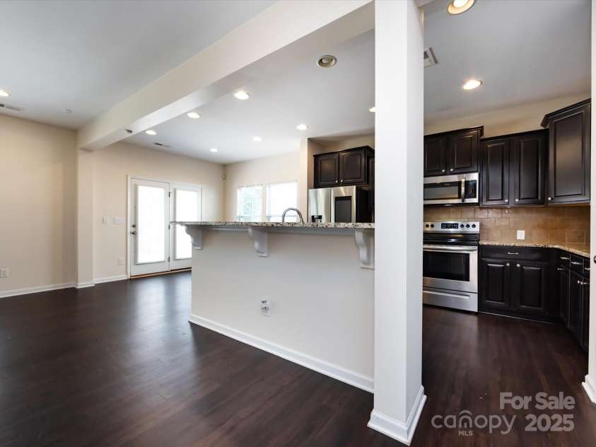 3306 Ringtail Lane, Charlotte, NC 28216.  MLS# CAR4282483, YatesRealty ID 27030. 