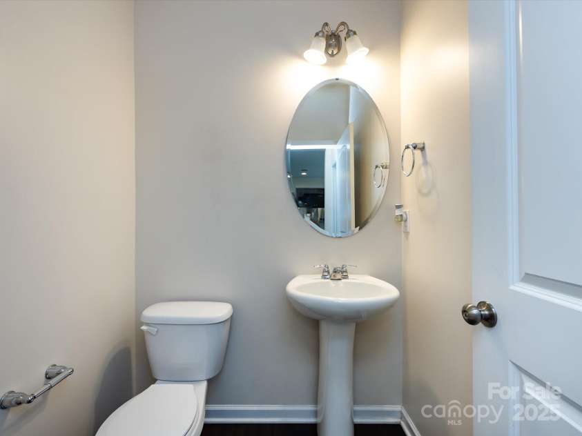 3306 Ringtail Lane, Charlotte, NC 28216.  MLS# CAR4282483, YatesRealty ID 27030. 