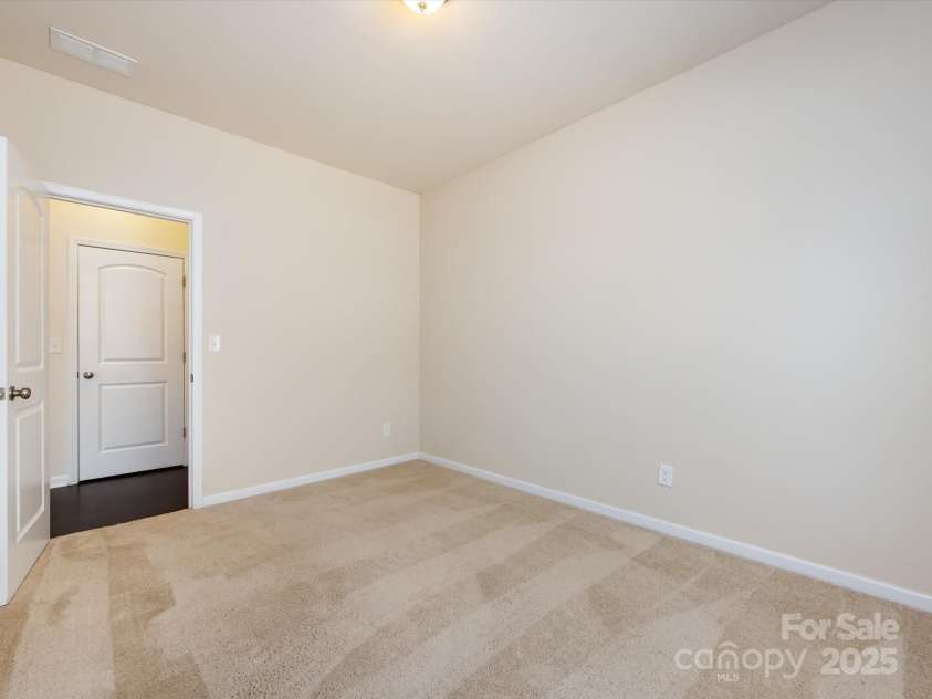 3306 Ringtail Lane, Charlotte, NC 28216.  MLS# CAR4282483, YatesRealty ID 27030. 