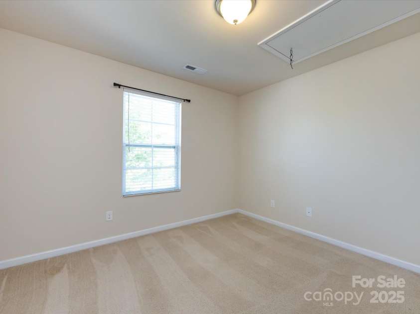 3306 Ringtail Lane, Charlotte, NC 28216.  MLS# CAR4282483, YatesRealty ID 27030. 