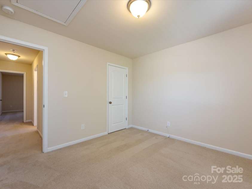 3306 Ringtail Lane, Charlotte, NC 28216.  MLS# CAR4282483, YatesRealty ID 27030. 