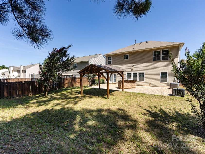 3306 Ringtail Lane, Charlotte, NC 28216.  MLS# CAR4282483, YatesRealty ID 27030. 