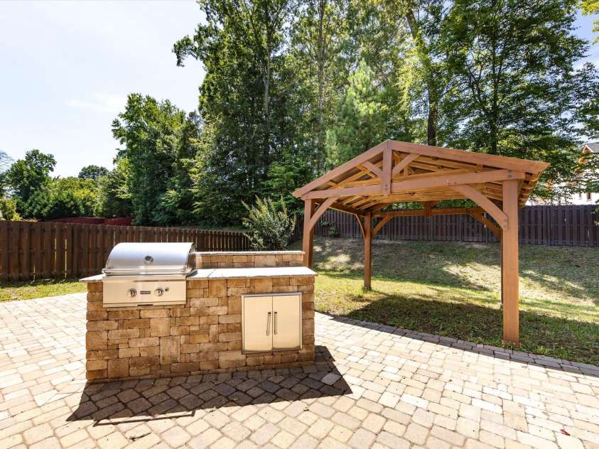 3306 Ringtail Lane, Charlotte, NC 28216.  MLS# CAR4282483, YatesRealty ID 27030. 