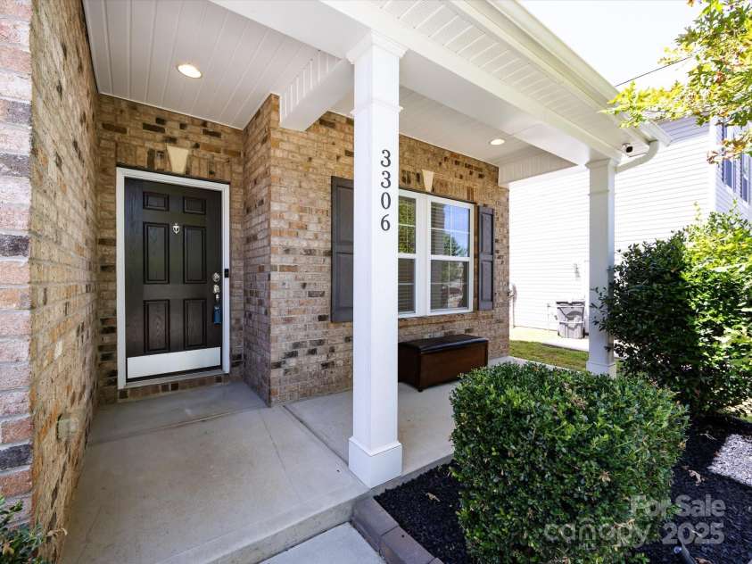 3306 Ringtail Lane, Charlotte, NC 28216.  MLS# CAR4282483, YatesRealty ID 27030. 