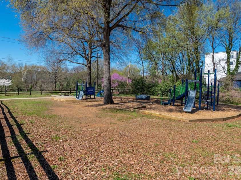 566 West End Drive, Charlotte, NC 28208.  MLS# CAR4359190, YatesRealty ID 27030. Seversville Park