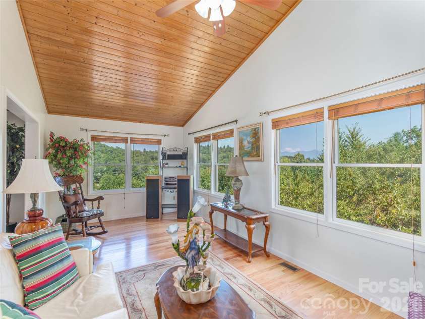 1120 Jacobs Branch Road, Franklin, NC 28734.  MLS# CAR4386192, YatesRealty ID 27031. 