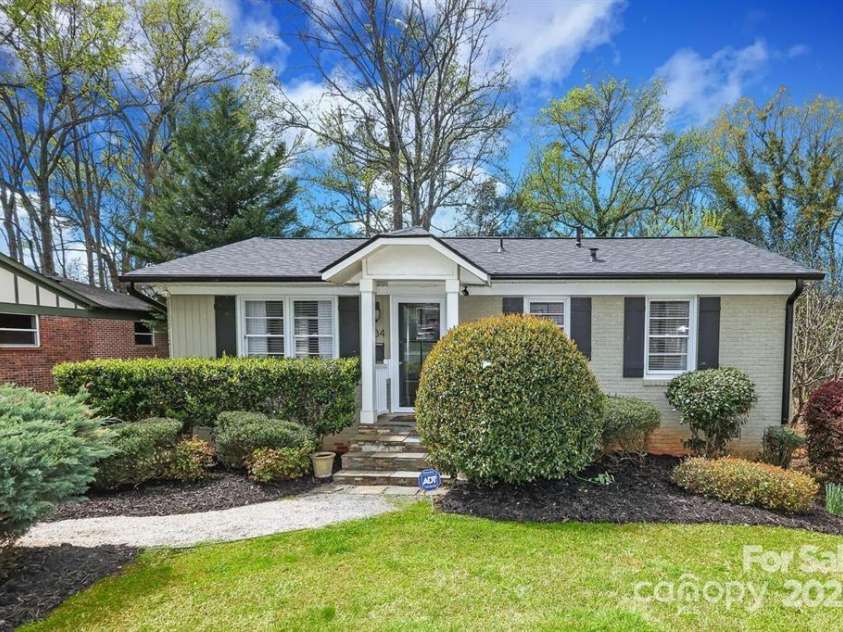 934 Herrin Avenue, Charlotte, NC 28205.  MLS# CAR4282525, YatesRealty ID 27031. 